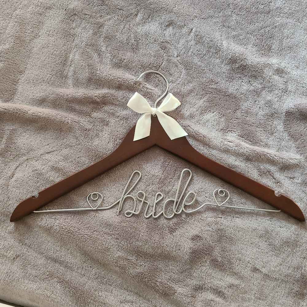Bride hanger